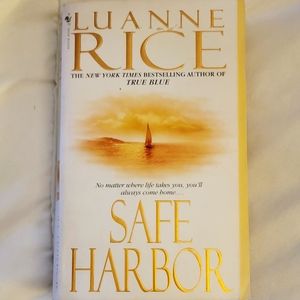 Paperback Safe Harbor by Luanne Rice